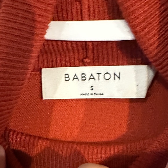 Aritzia Women's burnt orange turtleneck - Picture 2 of 4